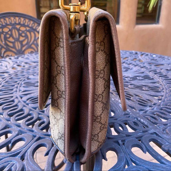 SOLD Gucci Supreme Neo Vintage Messenger Bag - Picture 9 of 16